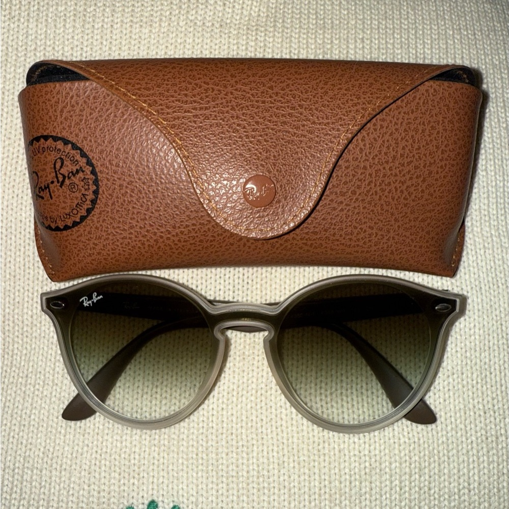 Ray-Ban Sunglasses Black gradient